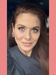 Debra Messing