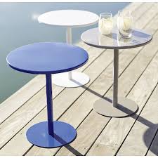 Shop Spot Alloy Side Table This Neat Pedestal Table Pulls Up Alongside A Sofa Or Between Lounge Chairs To Park Blue Side Table Outdoor Furnishings Side Table