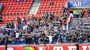 Mundo kits ps4 barcelona : Psg Fan Infiltrated Barcelona Team Hotel And Set Off Fire Alarm At 5am Football Espana