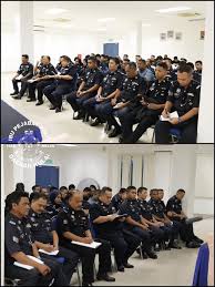 Tugas pokok jabatan fungsional rescuer yaitu melakukan pencarian dan pertolongan yang meliputi persiapan, kesiapsiagaan sar, penyelenggaraan operasi sar, serta evaluasi dan laporan. Ldp Tanggungjawab Dan Tugas Polis Daerah Kulai Facebook