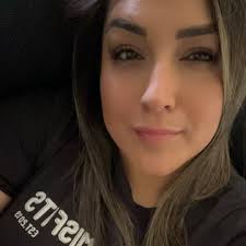 What are some refreshing scents and favorite accessories?