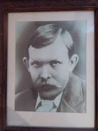 Monique Nielsen's Instagram, Twitter & Facebook