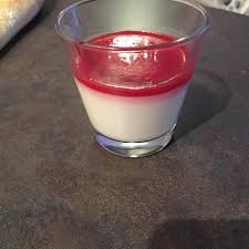 50 cl de crème liquide entière, 75 g de sucre, 3 feuilles de gélatine, 1 gousse de vanille. Panna Cotta Mascarpone Vanille Coulis De Framboise Cooking Chef De Kenwood Espace Recettes