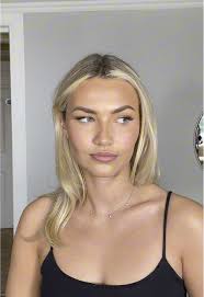 Katie Ward (@ktttward)