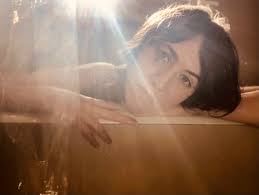 LISTEN: Eggcorn Dives Into Folktronica On Flowing "London"