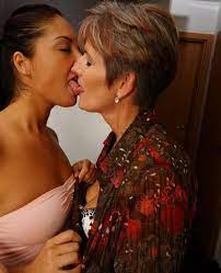 Gilf and young in a passionate kiss : r/gilf