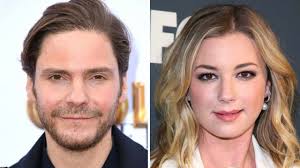 She first came to prominence for her work with producer greg berlanti, who cast her as a series r. 24 Amazing Photos Of Emily Vancamp Irama Gallery