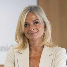 Esther Monzon's Instagram, Twitter & Facebook