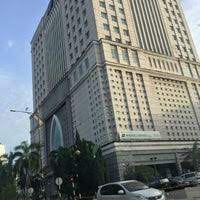 جوهر بهرو, chinese:新山) (also johor baru or johore baharu, informally called jb) is a city and the state capital of johor in malaysia. Menara Tabung Haji Jalan Ayer Molek
