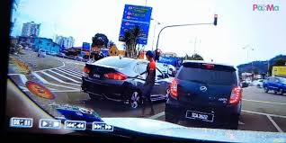 Pernahkah kamu mengalami masalah saat ingin membuka situs yang sering kamu kunjungi, namun situs tersebut diblokir? Selamba Dia Buka Pintu Belakang Kereta Lain Kejadian Berlaku Di Lampu Isyarat Hati Hati Pa Ma