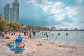 Pecah Kunjungan Wisatawan Ancol Meningkat Di Libur Lebaran Pantai Jadi Magnet Utamanya Ancol Corporate Merupakan tempat wahana yang menawarkan anda dengan segarnya suasana di pantai yang bisa untuk dinikmati dari semua umur. kunjungan wisatawan ancol meningkat di