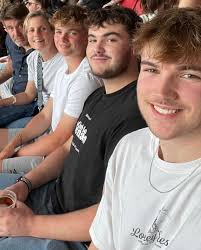 Toby Bates (@tobyybates) • Instagram photos and videos