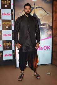 Can Anyone Of You Give Me The List Of Real Heights Of Bollywood Actors And Actress Quora If only bollywood actors had a similar height difference in real life! of bollywood actors and actress
