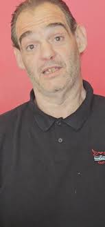 Johann, notre cuisinier, vous présente les cuisses de canard confites au  four fabrication maison 😍 ! Petit conseil cuisson : réchauffer au four à  180...