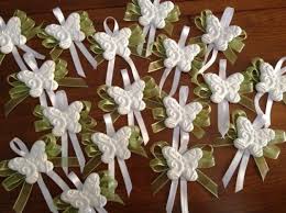 Se hai organizzato un matrimonio elegante puoi impreziosire il tavolo dei tuoi opiti con eleganti e dolcissimi fiori di confetti. Matrimonio Segnaposto Economici Ma Chic In Ceramica Segnaposto Matrimonio Fai Da Te Segnaposto Matrimonio Fai Da Te Uncinetto Segnaposto Matrimonio