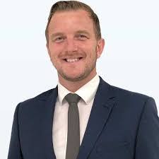 Adrian Spooner's Instagram, Twitter & Facebook