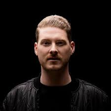 Daniel Collings's Instagram, Twitter & Facebook