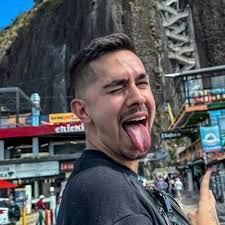 Pablo Aceves's Instagram, Twitter & Facebook