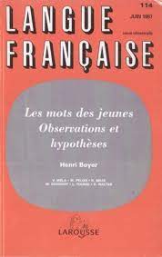 Canapé maison baise, femme fixée dans le canapé et son mec commence à doigter sa chatte. Verlan 2000 Persee