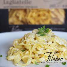 E' un piatto semplice, veloce, e molto saporito. Tagliatelle Al Sugo Bianco Di Pinoli
