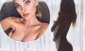 VS Angel Elsa Hosk naked in racy Instagram selfie | Daily Mail Online