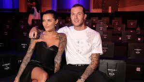 Selbstverständlich werden akrapovic und eventuri produkte vor der lieferung auf qualität überprüft. Sophia Thomalla Trennung Von Loris Karius Foto Mit Klarer Botschaft Bunte De