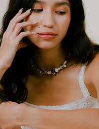 Collar cerámica + Murano + perlas barrocas + perlas de río. • Foto:  @diana.padmel @paramo.ags Ella: @soy1diosa