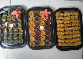 Untuk isinya bisa anda sesuaikan sendiri. Kue Hantaran Pernikahan Kue Zahra Catering Lamongan Facebook