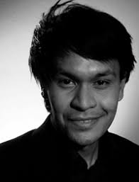 Edry dilahirkan pada 28 april 1976 di petaling jaya, selangor. Edry Abdul Halim