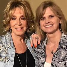My dear friend and neighbor has passed from this life. My heart is broken.  I love you, Jeannie Seely. I always will. 💔😢💔