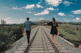 Foto de casal, casal no trilho, ensaio fotográfico de casal | Fotos em  trilhos, Ensaio fotografico casal, Fotos de casais