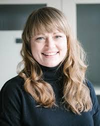 Danielle Seifert's Instagram, Twitter & Facebook