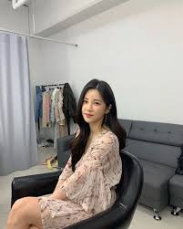 Netizen a, who had a lawsuit filed against them from apink's chorong, held an interview with sports khan in order to reveal their side. Wezk037v95ka6m