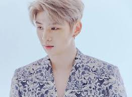 Jadi Lead Actor, 9 Potret Kang Daniel Bak Pangeran Disney