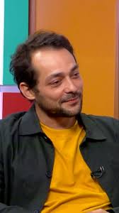 Comissários: o Google dos DJs nos anos 90! 💽✈️🎵 Camilo Rocha  (@bateestaca) e @erikapalomino relembram no #ConversaComBial como era a  descoberta de novas tendências musicais nos anos 90, quando comissários de  bordo