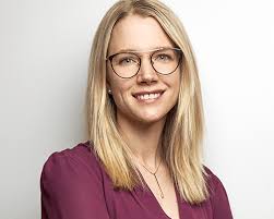 Karen Hodgins's Instagram, Twitter & Facebook