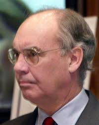 Chairman, 3 others out in Yahoo shake-up