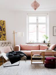 Mi Hogar Escandinavo 5 Lecciones Para Aprender Acerca De Agregar Un Color De Acento Desde In 2020 Living Room Decor With White Walls Pink Living Room Home Living Room