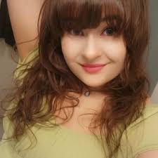 Loryn Eagleson's Instagram, Twitter & Facebook