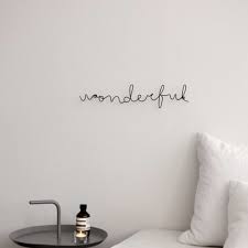 おしゃれな印象を与えてくれるワイヤーレタリング スタイルは6種類 01 hello 02 merci 03 happy 04 love 05 wonderful 06 home 2020 ワイヤー文字 レタリング ワイヤー