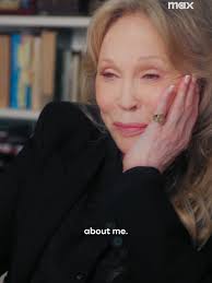 The Faye Dunaway way. #FayeDunaway #FayeHBO #HBO