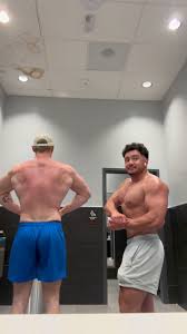 You know the bulk is working when you loose definition😭 #gym #training  #workout #fitnessmotivation #chestday