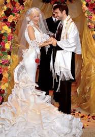 Christina Aguilera And Jordan Bratman Were Married At Staglin Family Vineyard In Napa Califo Celebrity Wedding Dresses Celebrity Wedding Gowns Celebrity Bride