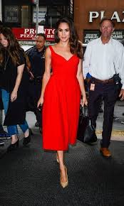 Meghan markle will leave suits when season seven ends, ahead of her marrying prince harry. Meghan Markle S Best Red Carpet Looks Hello Canada Meghan Markle Outfits Meghan Markle Style Style