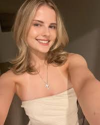 Claire Donald's Instagram, Twitter & Facebook