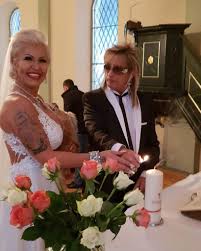 Erst im november gab sich das. Schick Bert Und Ginger Wollersheims Zweiter Hochzeits Look Promiflash De