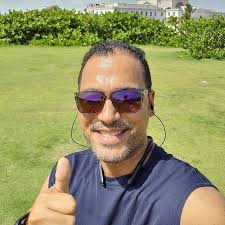 macetaminofen Tio, ¿tu sabes dónde puedo comprar ese charm de la cadena de  Eli? Es que a mi esposa le gustó mucho y quiero regalárselo.