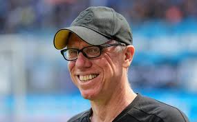Für den violetten fußballverein aus favoriten ist er ohnehin kein unbekannter. Krise Auf Schalke Gnadenfrist Fur Tedesco Geruchte Um Peter Stoger