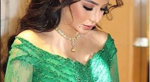 بحثاً عن تعديل وتجميل الصورة الخارجية، تلجأ العديد من النساء لعمليّات التجميل لزيادة جمالهن. ÙÙŠ Ø²ÙØ§Ù Ø§Ù„Ø£Ù…ÙŠØ±Ø© Ù†ÙˆØ± Ù„ Ø¬ÙŠÙ† Ø¹Ù…Ø±Ø§Ù† ØªÙƒØ´Ù Ø¹Ù† ØªÙØ§ØµÙŠÙ„ Ø¥Ø·Ù„Ø§Ù„ØªÙ‡Ø§ Ø´Ø§Ù‡Ø¯ÙŠÙ‡Ø§ Ù…Ø¹Ù†Ø§