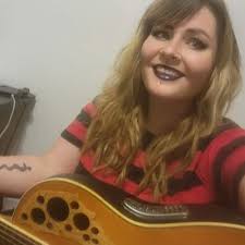 Kara Woods (@karalwoods)